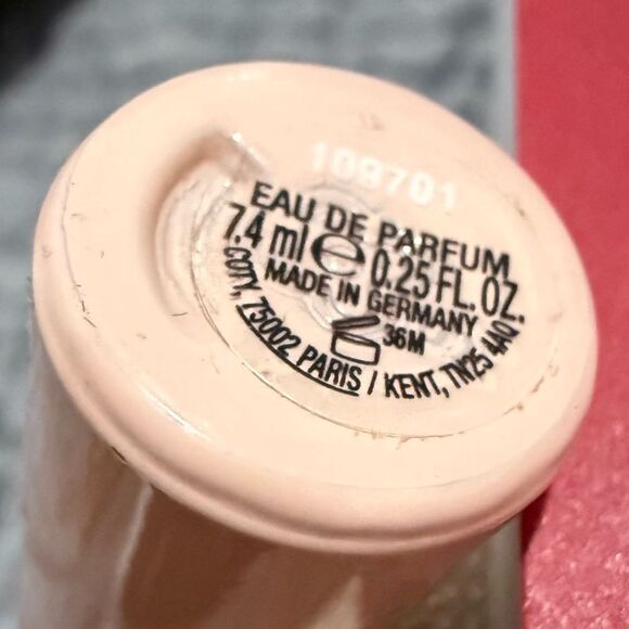 GUCCI BLOOM ROLLERBALL – BLOOM INTO YOURSELF - Picture 5 of 17